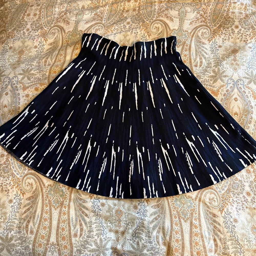 ❤️ Gorgeous Skirt-Black Print Size XL